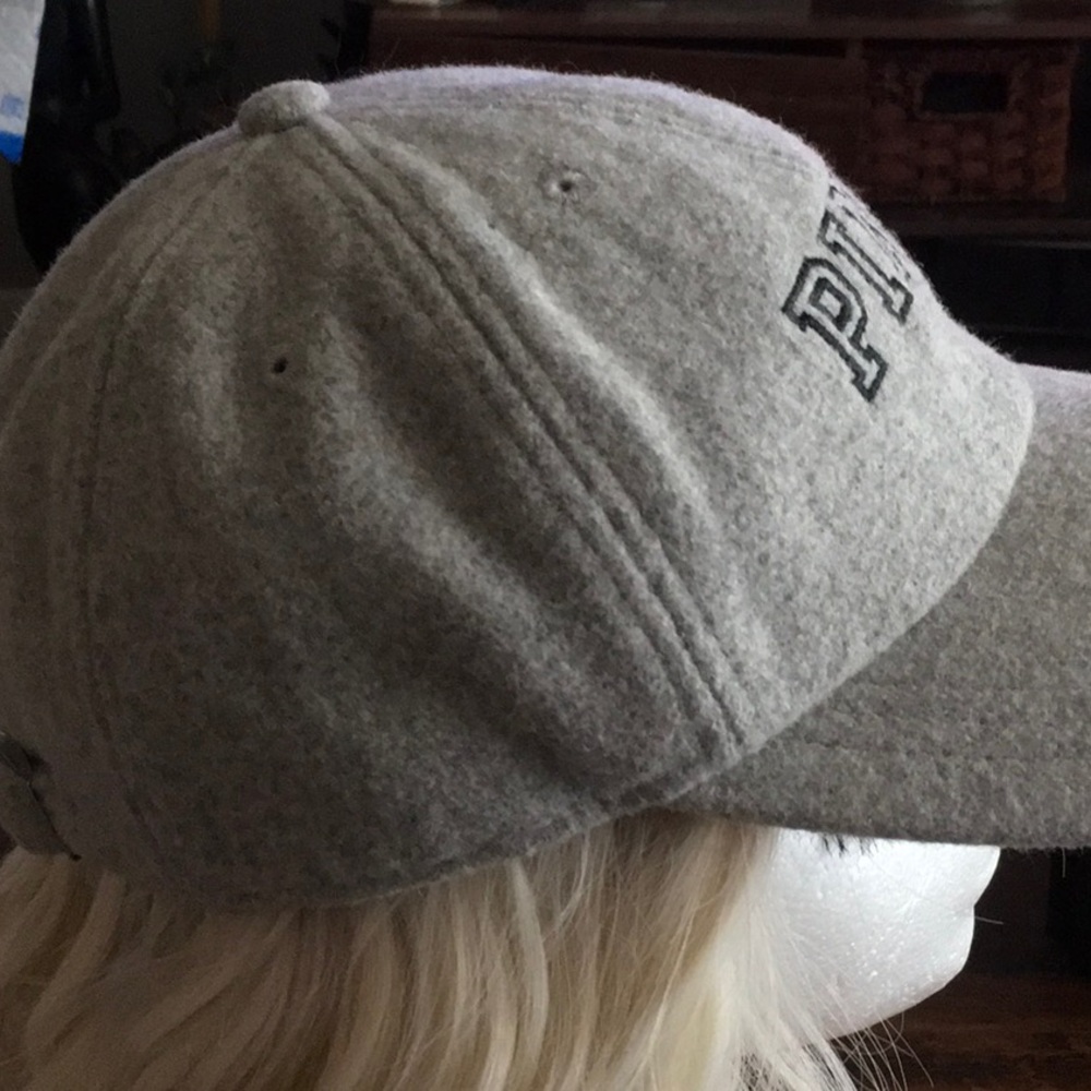 PINK Victoria's Secret Gray Cap 104